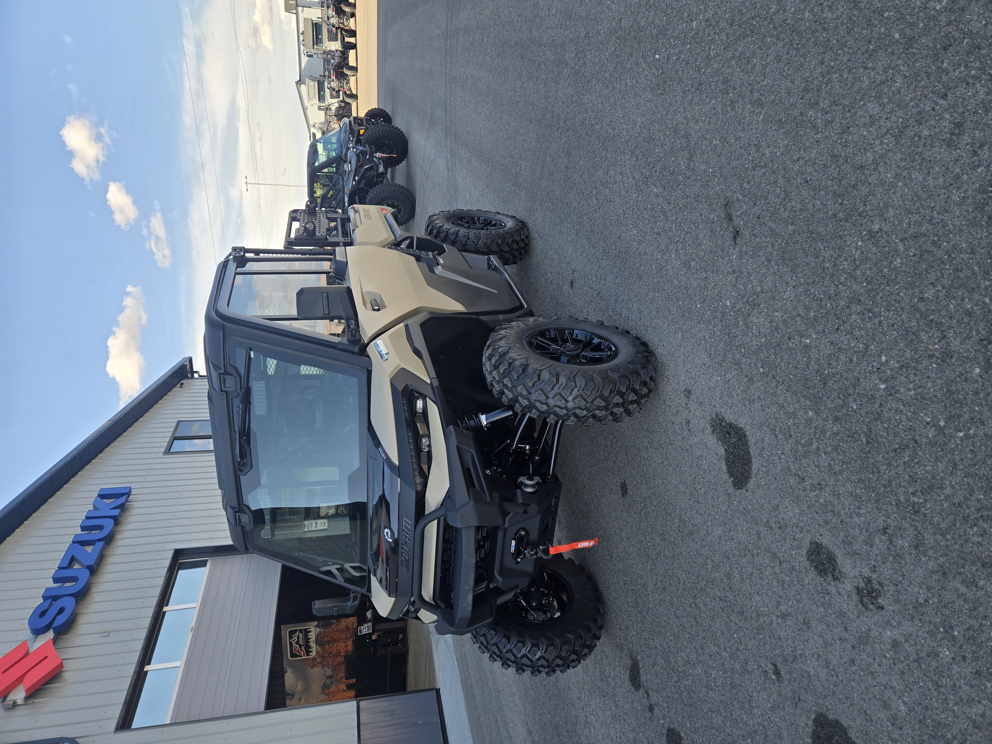 2027 Can-Am DEFENDER XU LTD 65 HD11