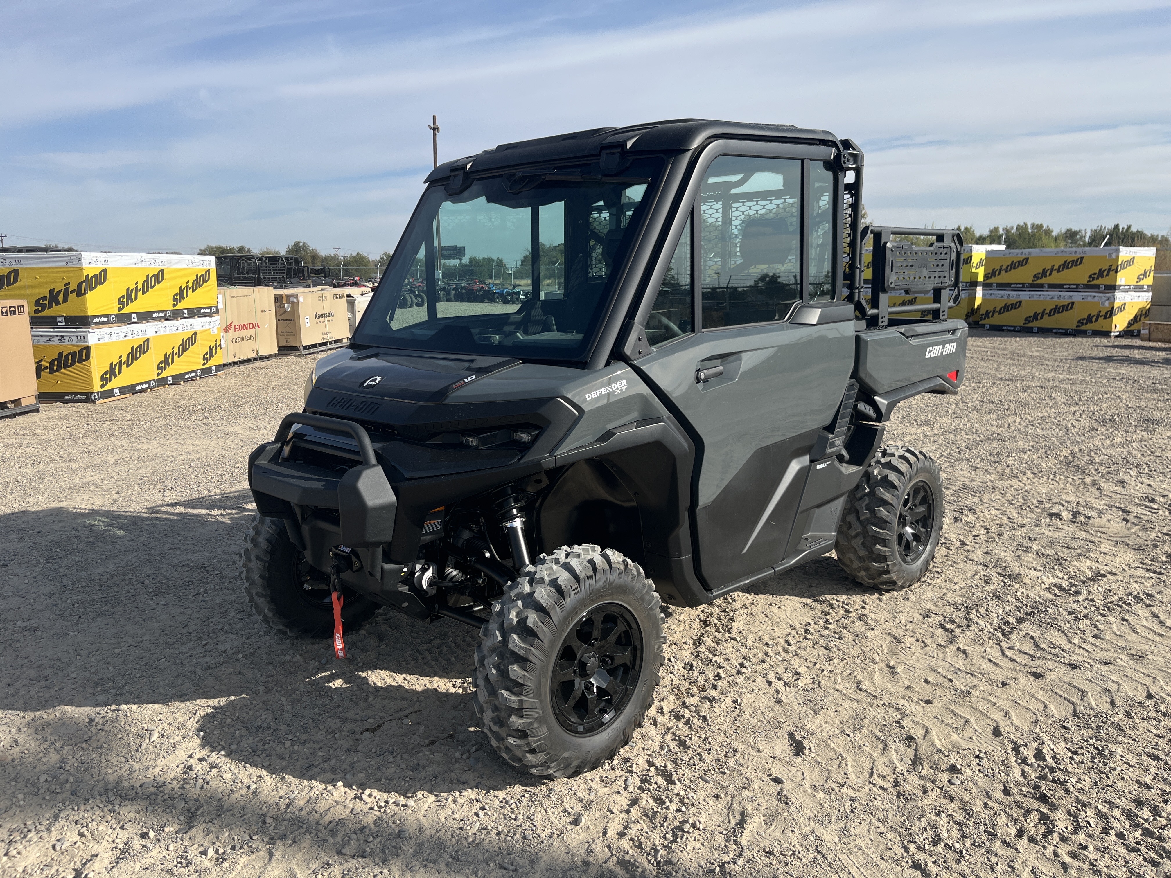 2027 Can-Am DEFENDER XU XT CAB HD10
