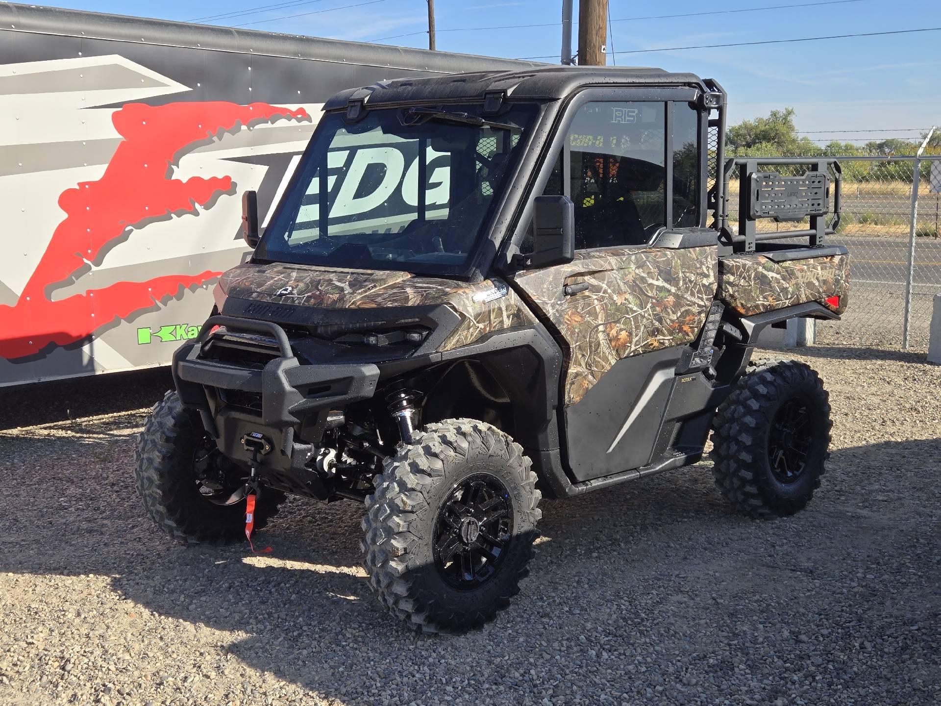 2027 Can-Am DEFENDER XU LTD HD11
