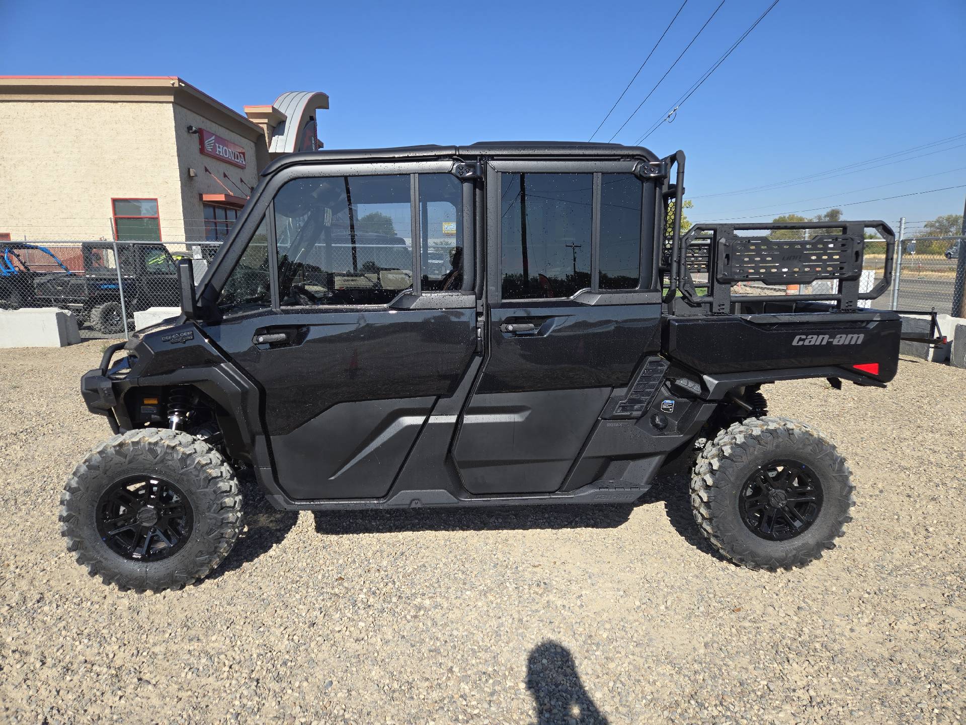 2027 Can-Am DEFENDER XU MAX LONESTAR HD11