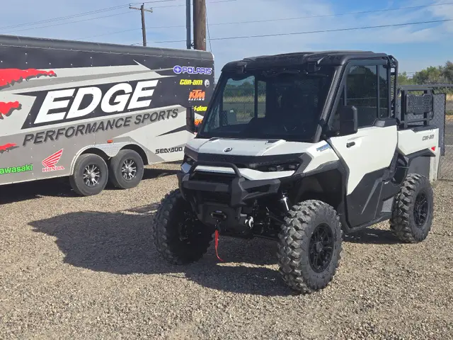 2027 Can-Am DEFENDER XU LTD HD11