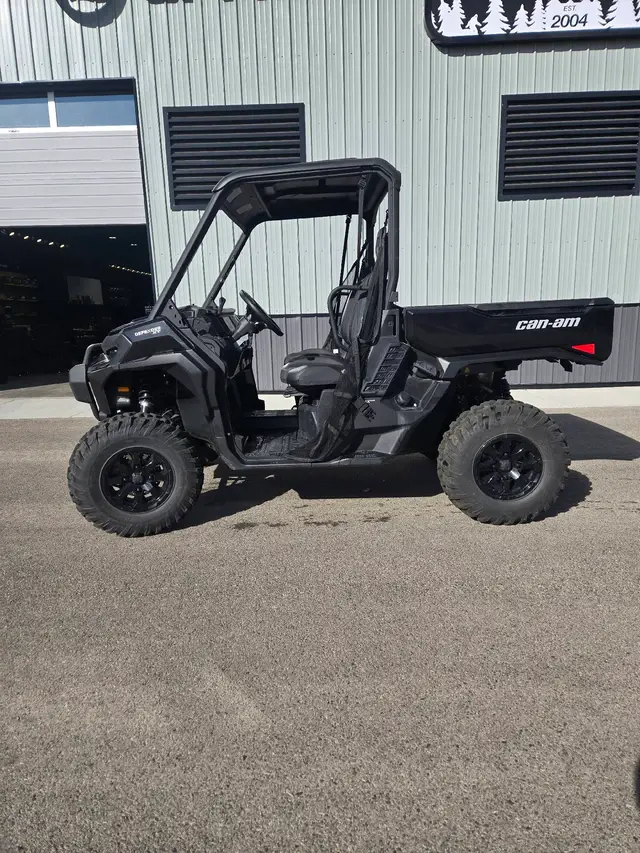 2026 Can-Am DEFENDER XT HD11