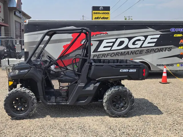 2026 Can-Am DEFENDER DPS HD9